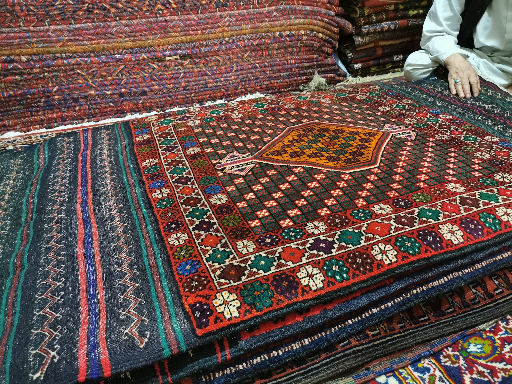 アフガニスタン絨毯